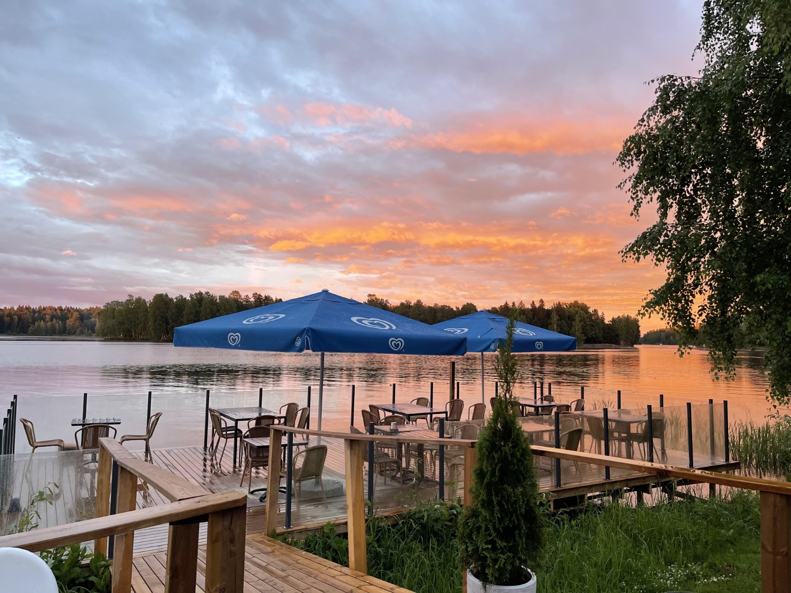 The Kirstulan Seebistro terrace at sunset